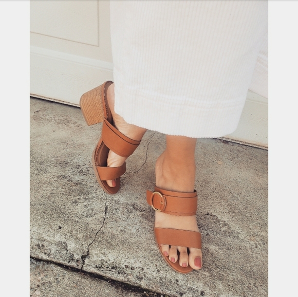 SUMMER collection// double strap camel heel - Picture 2 of 7